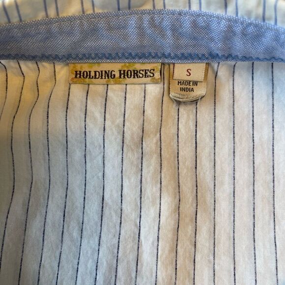 HOLDING HORSES ANTHROPOLOGIE Striped Buttons Down 3/4 Sleeves Top.Size S - Picture 12 of 15